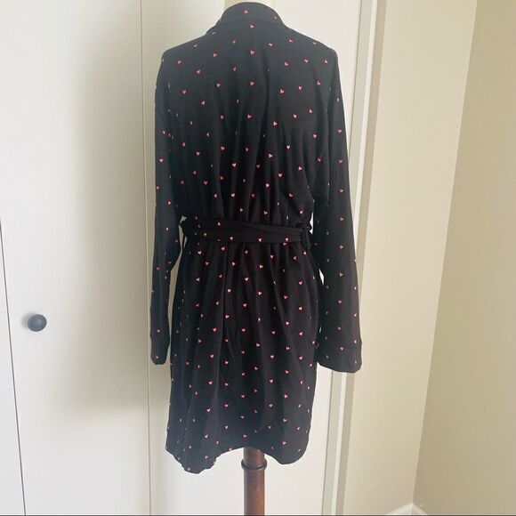 NWT Plush Apparel Black Robe Pink Hearts Extra Soft Fleece XS With Scrunchie - Picture 8 of 13